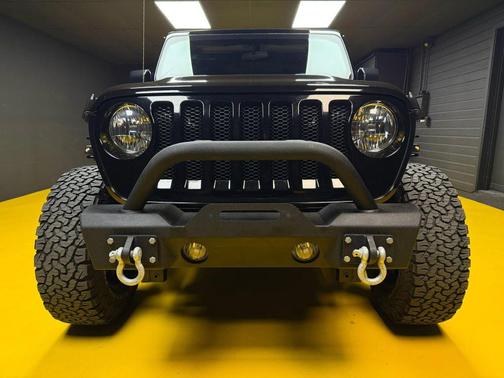 Black Clearcoat 2018 Jeep Wrangler Sport S