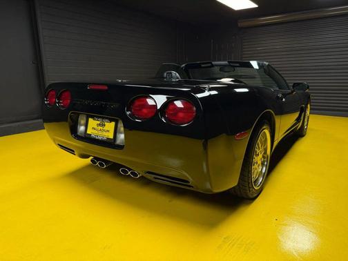 2004 Chevrolet Corvette Base