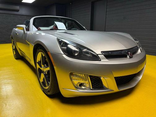2007 Saturn Sky Red Line
