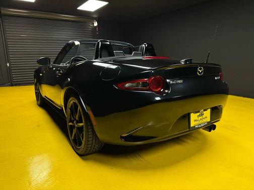2016 Mazda MX-5 Miata Club