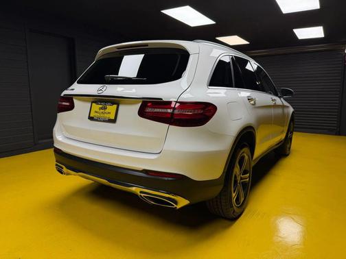 2019 Mercedes-Benz GLC 300 Base