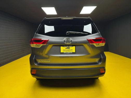 2018 Toyota Highlander LE