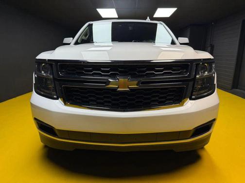 White 2018 Chevrolet Suburban LT