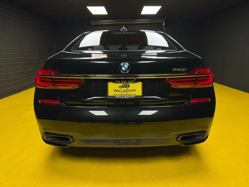 2016 BMW 740 740i Sedan 4D