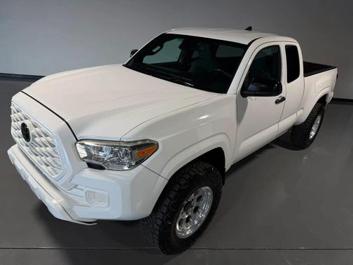 2019 Toyota Tacoma SR