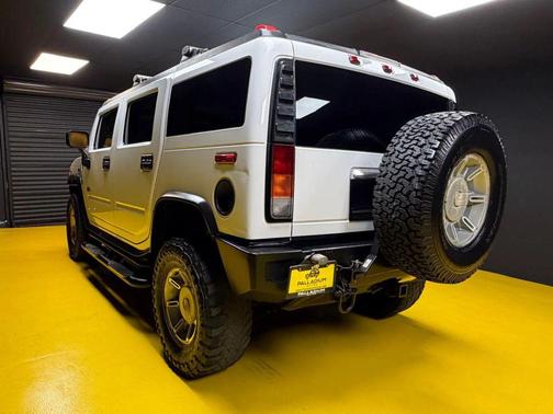 White 2003 Hummer H2 Base