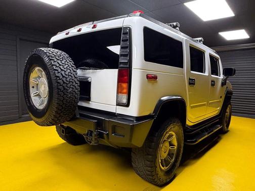 White 2003 Hummer H2 Base