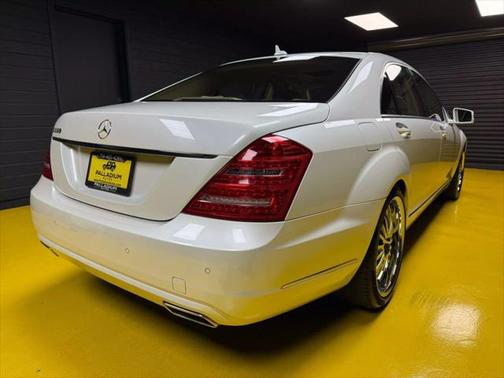 2010 Mercedes-Benz S-Class S 550 Sedan 4D