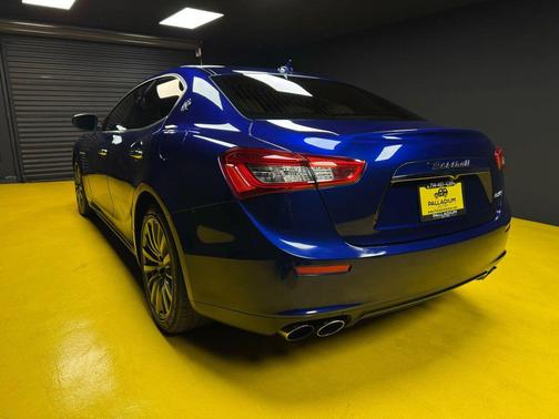 2017 Maserati Ghibli Base