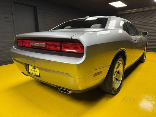 2011 Dodge Challenger Base