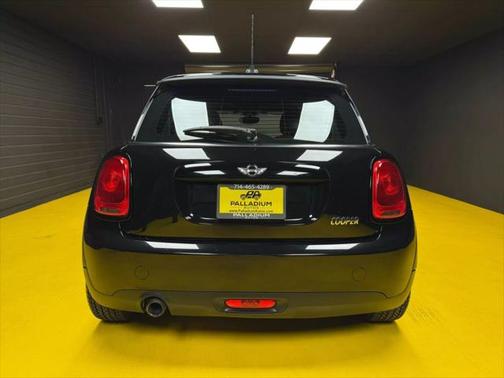 2017 MINI Hardtop Cooper