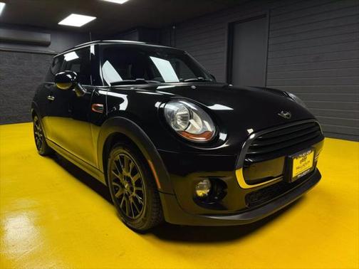 2017 MINI Hardtop Cooper