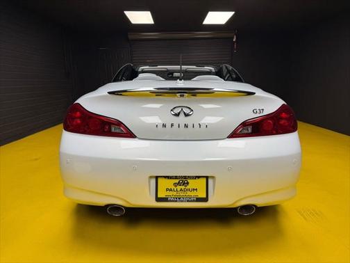 2011 INFINITI G37 Base