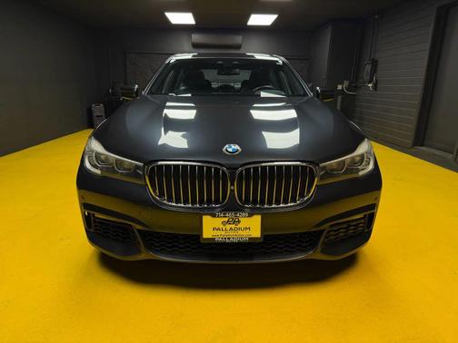 2016 BMW 740 740i Sedan 4D