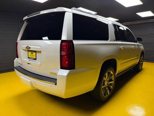 Iridescent Pearl Tricoat 2016 Chevrolet Suburban LTZ
