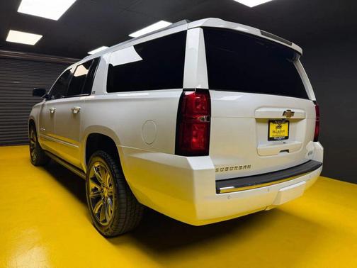 Iridescent Pearl Tricoat 2016 Chevrolet Suburban LTZ