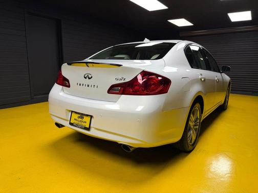 2010 INFINITI G37x Base