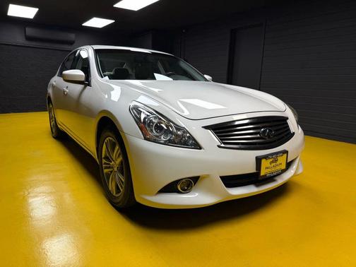2010 INFINITI G37x Base
