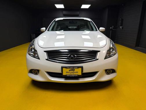 2010 INFINITI G37x Base