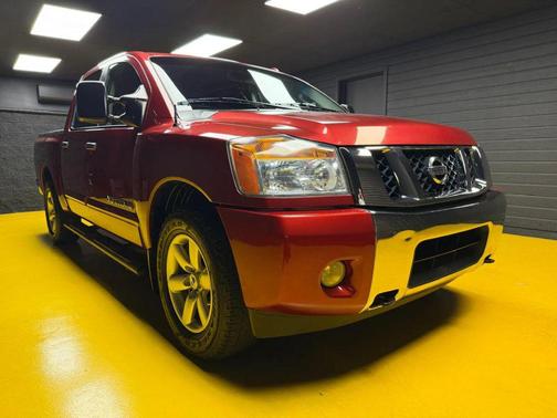 2014 Nissan Titan SV