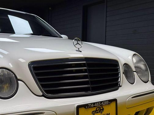 2000 Mercedes-Benz E-Class E 320 Sedan 4D