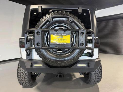 Bright White Clearcoat 2015 Jeep Wrangler Unlimited Rubicon