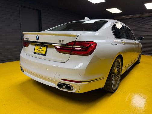 2017 BMW 750 i xDrive