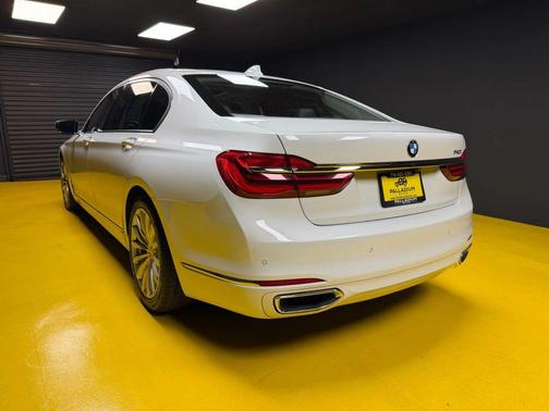 2016 BMW 740 740i Sedan 4D