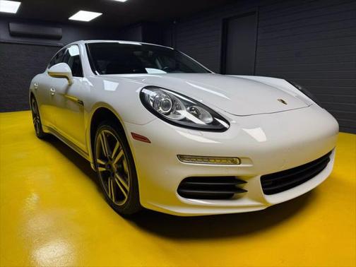 2015 Porsche Panamera 4
