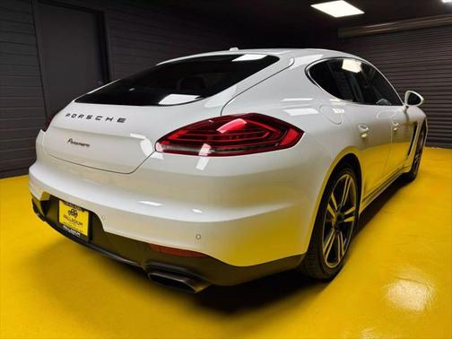 2015 Porsche Panamera 4