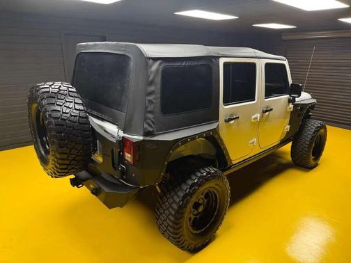 Bright White Clearcoat 2017 Jeep Wrangler Unlimited Sport