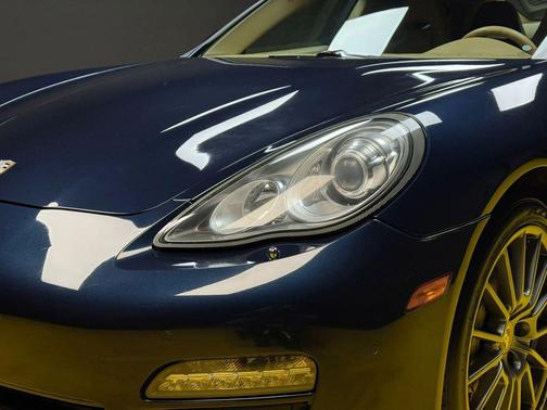 2012 Porsche Panamera 4