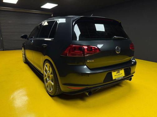 2015 Volkswagen Golf GTI 2.0T SE 4-Door