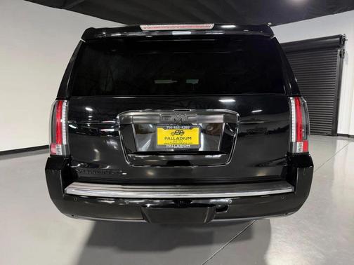 Black 2015 GMC Yukon XL 1500 Denali