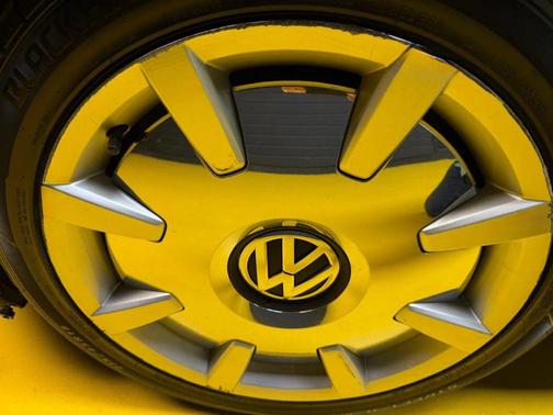 Sliver 2013 Volkswagen Beetle 2.5L