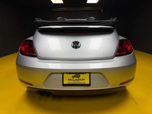 Sliver 2013 Volkswagen Beetle 2.5L