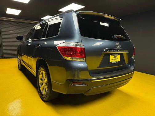 2013 Toyota Highlander SE
