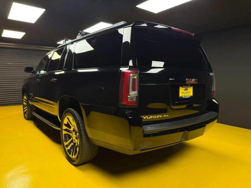 Black 2017 GMC Yukon XL SLT