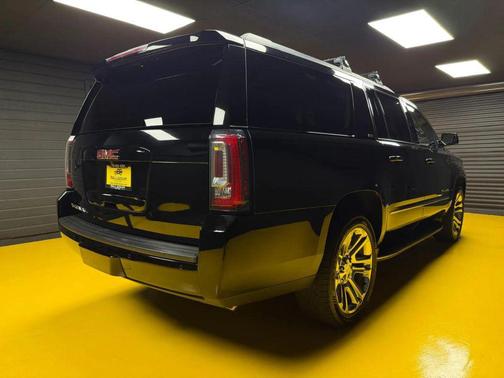 Black 2017 GMC Yukon XL SLT