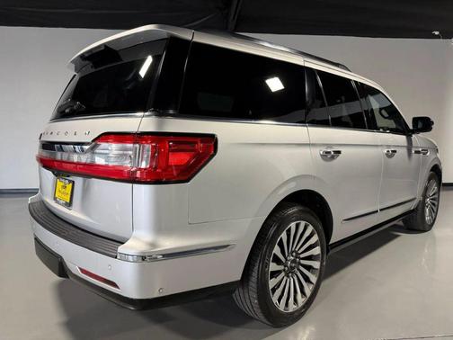 Ingot Silver Metallic 2018 Lincoln Navigator Reserve