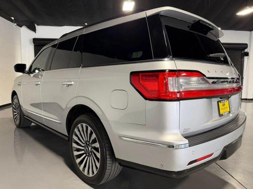 Ingot Silver Metallic 2018 Lincoln Navigator Reserve