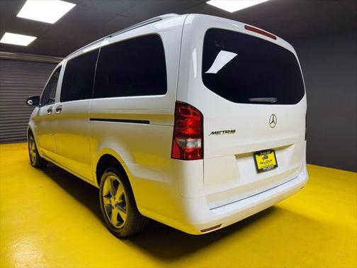 2016 Mercedes-Benz Metris Base