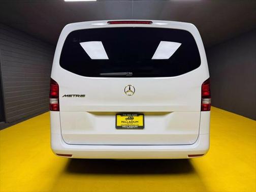 2016 Mercedes-Benz Metris Base