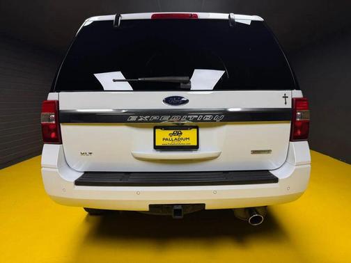 White 2017 Ford Expedition XLT