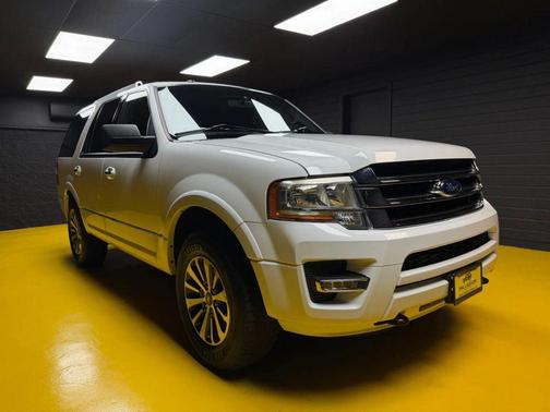 White 2017 Ford Expedition XLT
