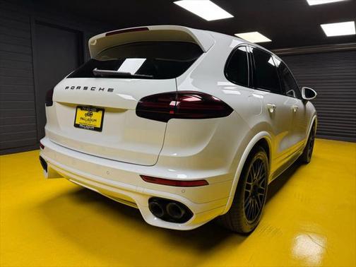 2016 Porsche Cayenne GTS