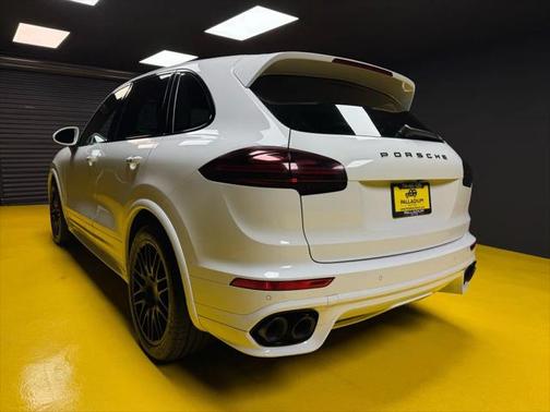 2016 Porsche Cayenne GTS