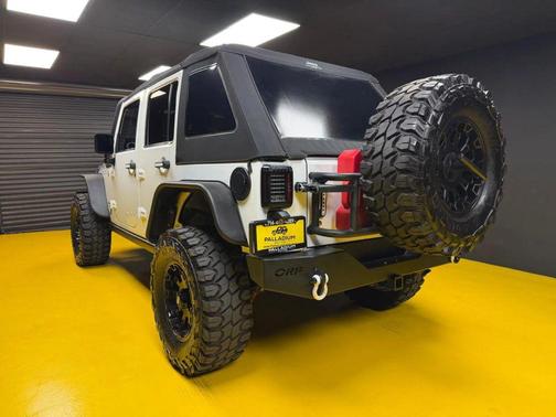 Bright White Clearcoat 2013 Jeep Wrangler Unlimited Rubicon