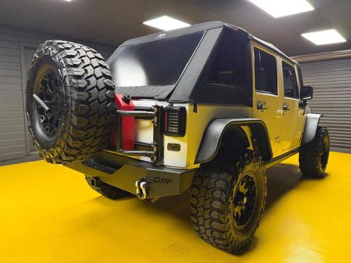 Bright White Clearcoat 2013 Jeep Wrangler Unlimited Rubicon