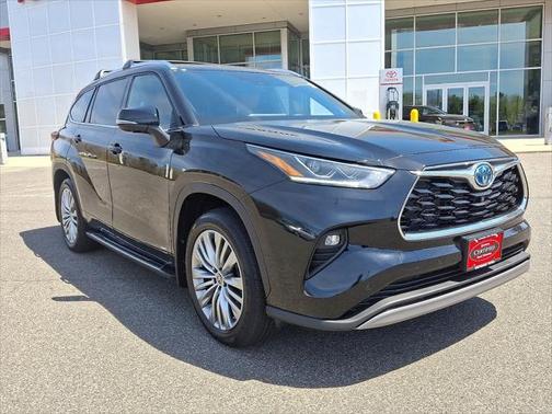 2024 Toyota Highlander Hybrid Platinum